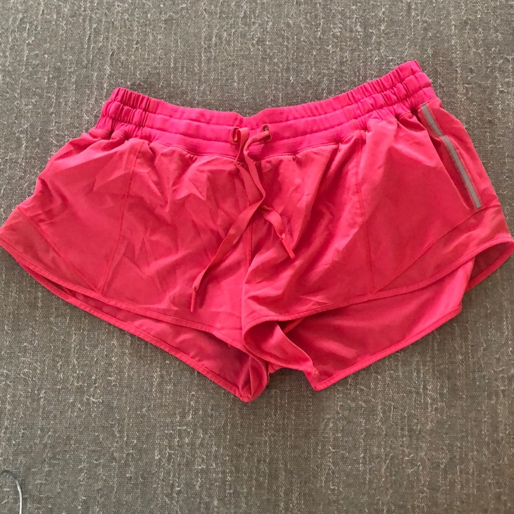 Lululemon Hotty Hot Short II 2.5"
